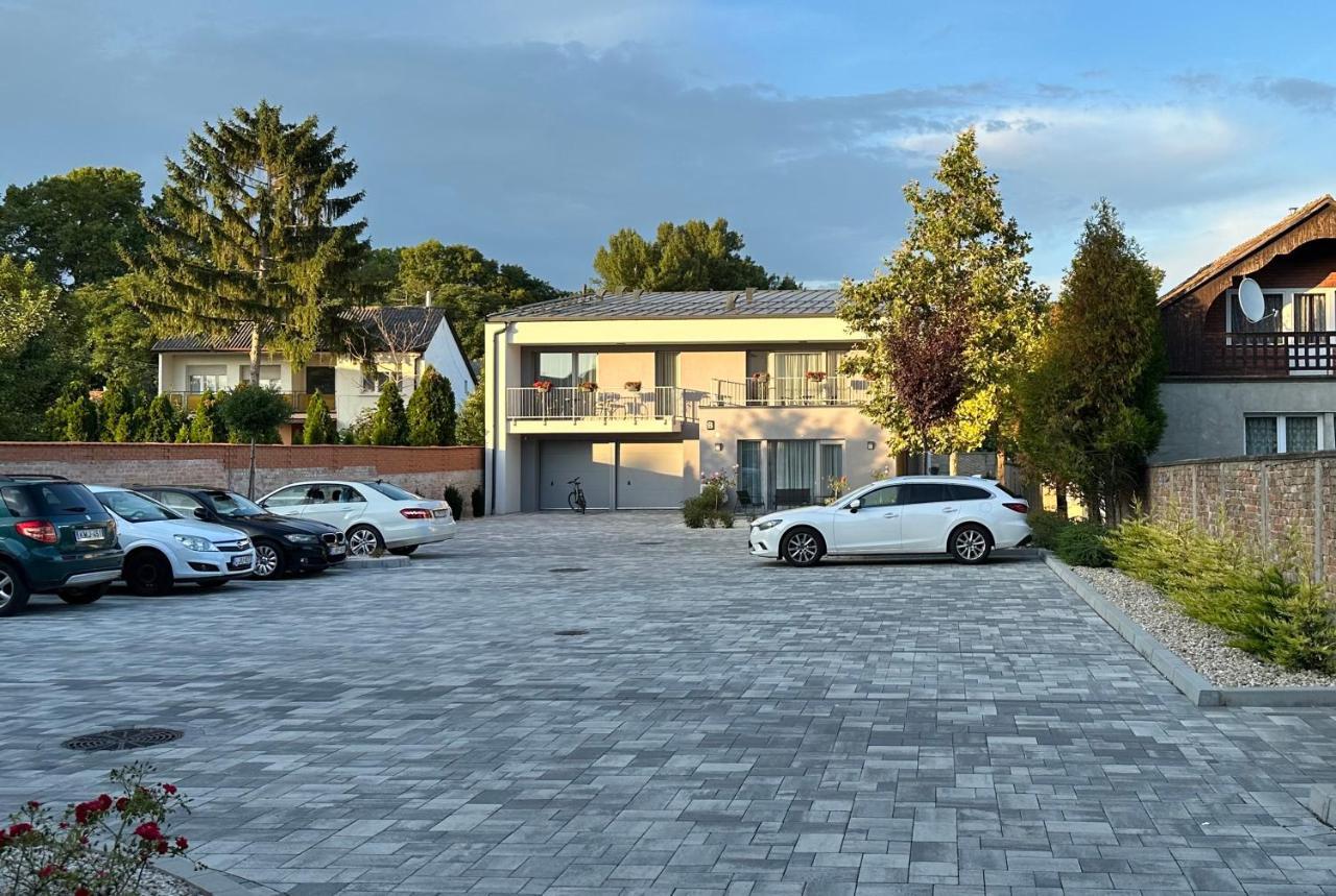 Linden Apartman 104 - Adults Only Mosonmagyarovar Luaran gambar